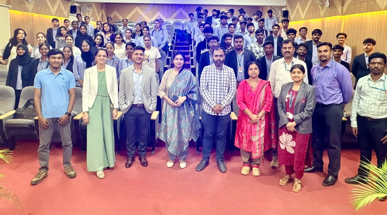 Group photograph of students, faculty coordinators, and Cdr Naveen Pandita at MVM College Bengaluru